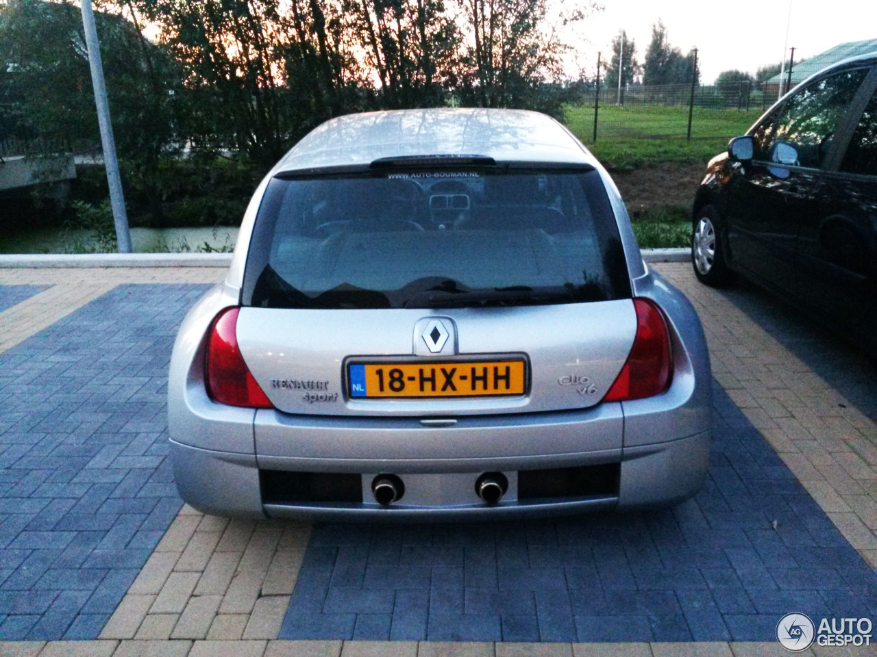 Renault Clio V6