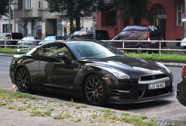 Nissan GT-R 2011