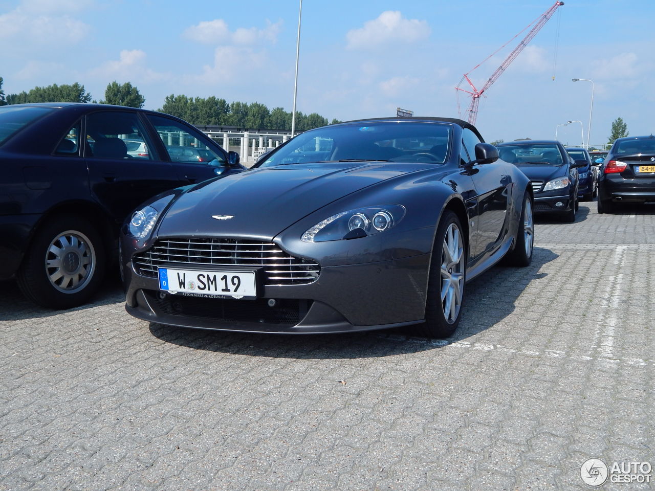 Aston Martin V8 Vantage Roadster 2012