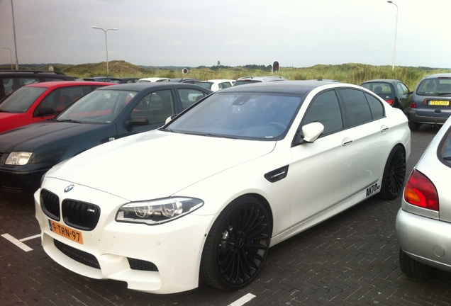 BMW M5 F10 2011