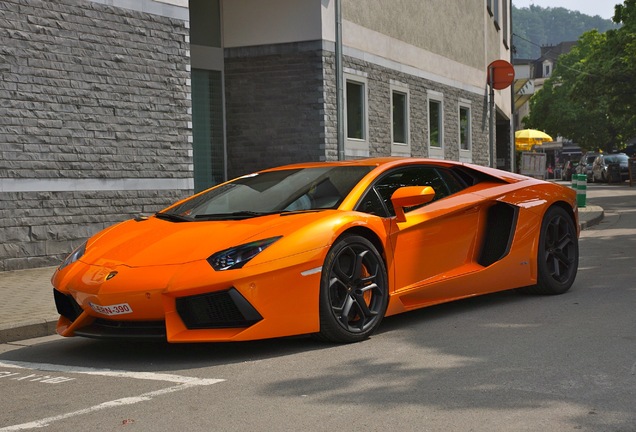 Lamborghini Aventador LP700-4