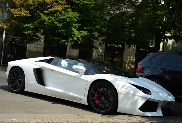 Lamborghini Aventador LP700-4 Roadster