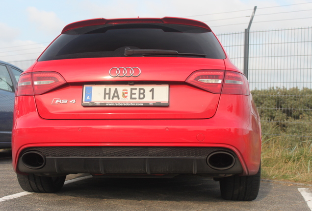 Audi RS4 Avant B8