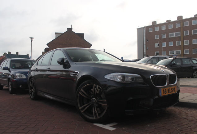 BMW M5 F10 2011