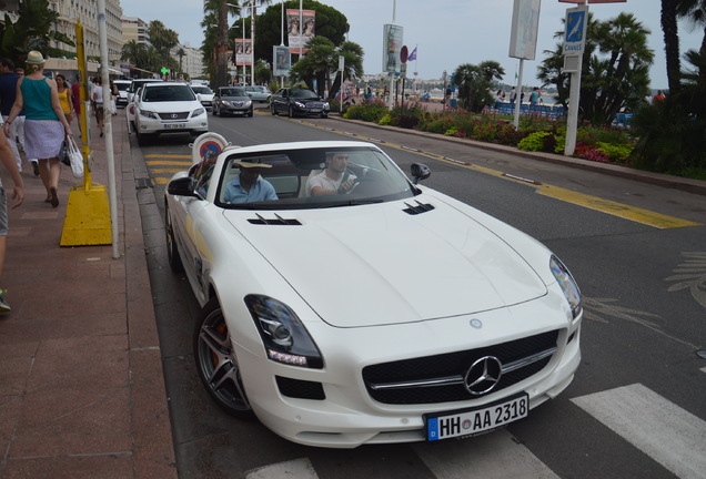 Mercedes-Benz SLS AMG GT Roadster