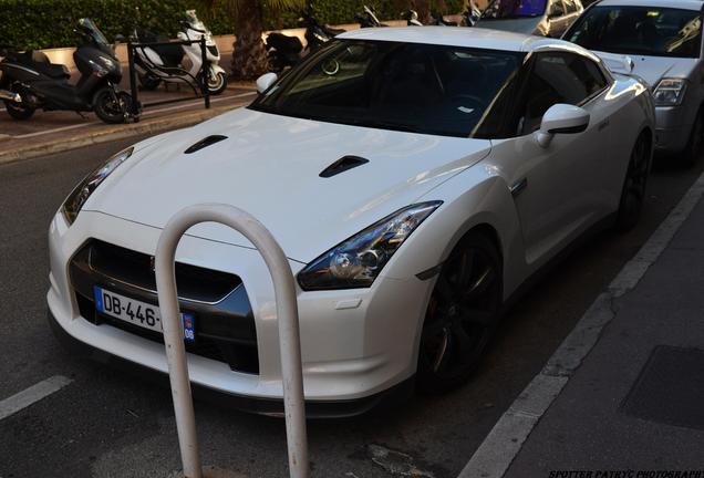 Nissan GT-R