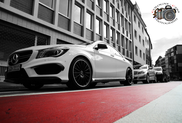 Mercedes-Benz CLA 45 AMG C117