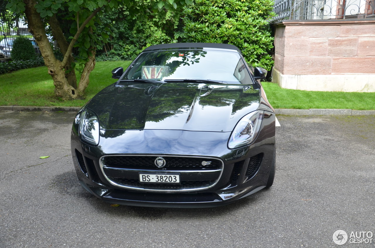 Jaguar F-TYPE S V8 Convertible