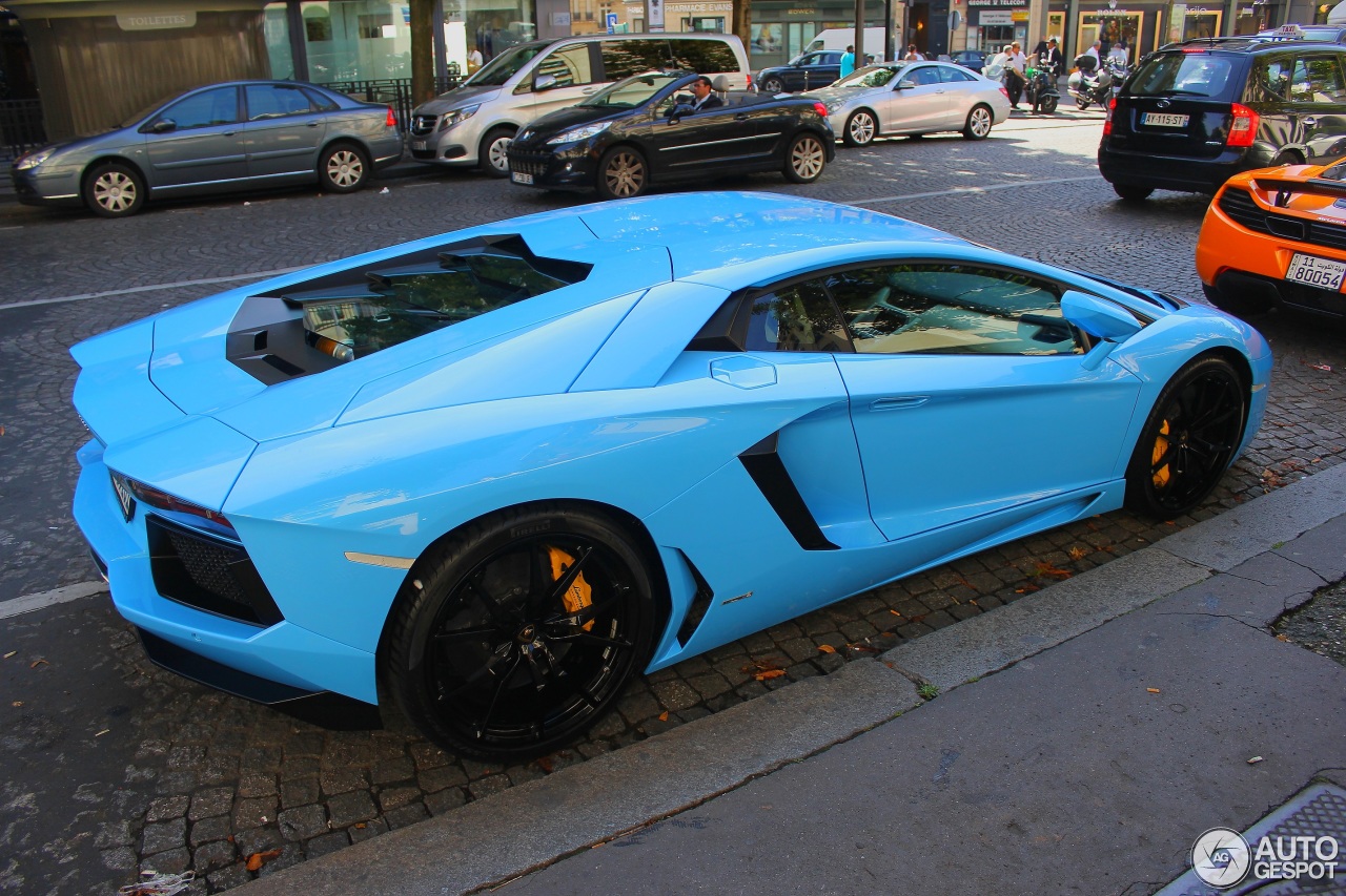 Lamborghini Aventador LP700-4