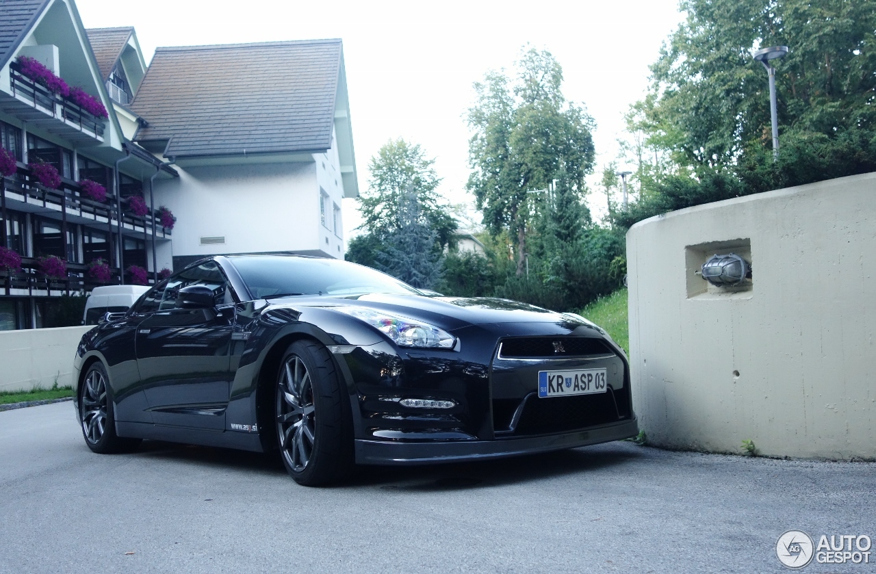 Nissan GT-R