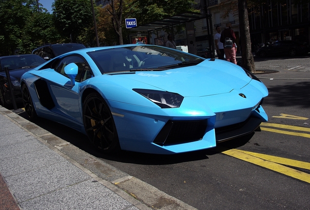 Lamborghini Aventador LP700-4