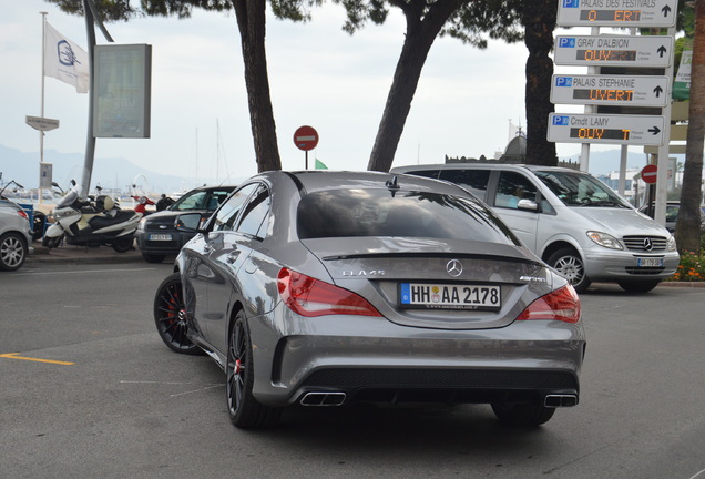 Mercedes-Benz CLA 45 AMG Edition 1 C117