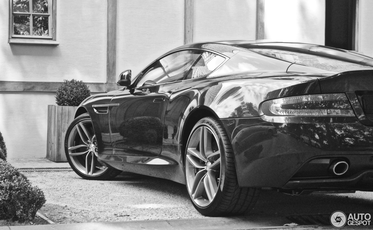 Aston Martin DB9 2013