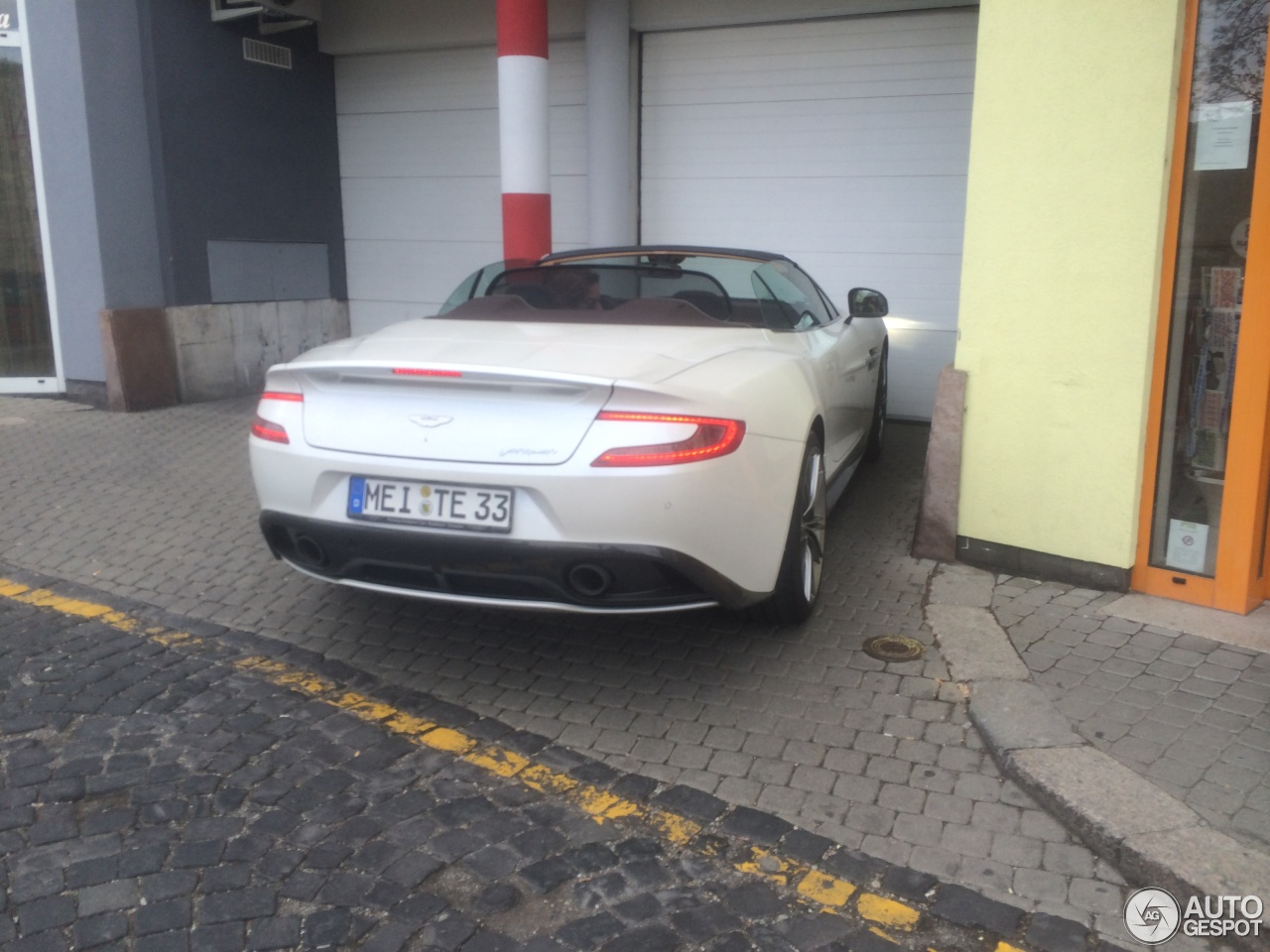 Aston Martin Vanquish Volante