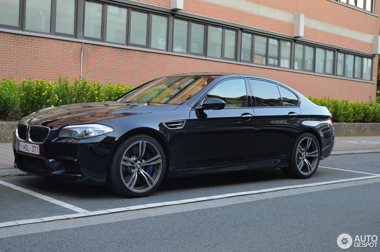 BMW M5 F10 2011