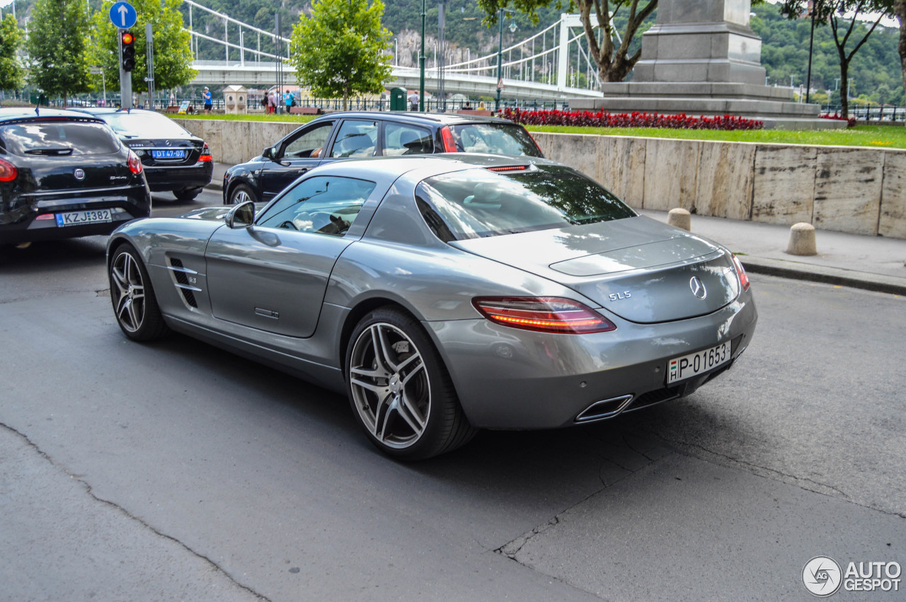 Mercedes-Benz SLS AMG