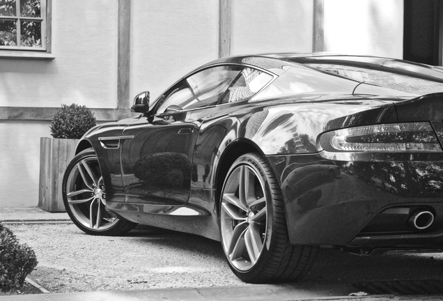 Aston Martin DB9 2013