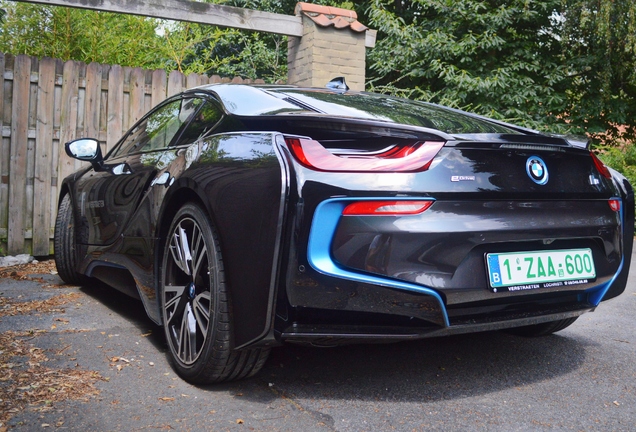 BMW i8