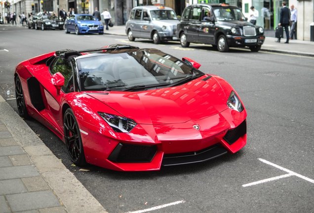 Lamborghini Aventador LP700-4 Roadster