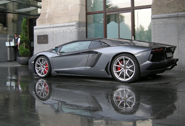 Lamborghini Aventador LP700-4 Roadster