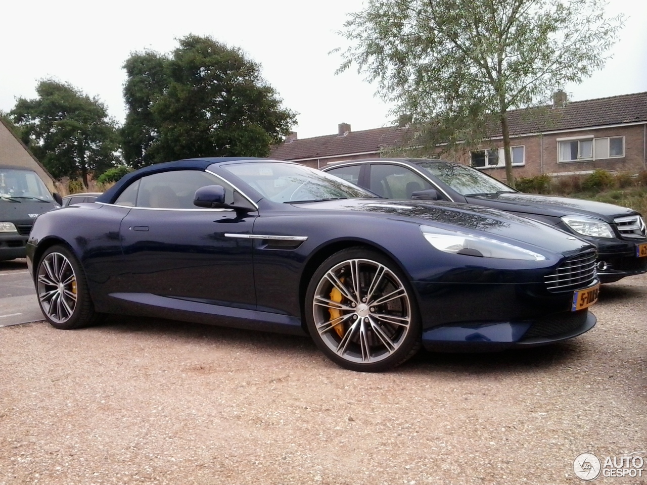 Aston Martin DB9 Volante 2013