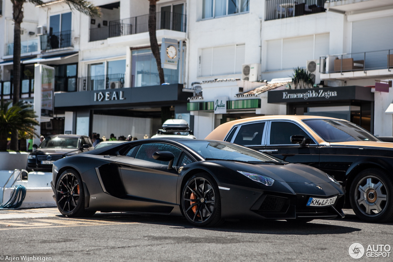 Lamborghini Aventador LP700-4