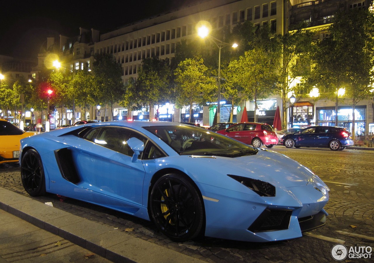 Lamborghini Aventador LP700-4