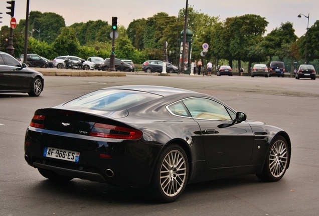 Aston Martin V8 Vantage