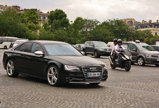 Audi S8 D4