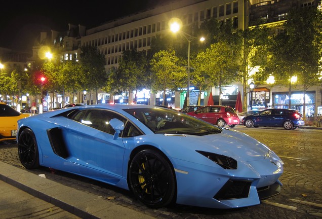 Lamborghini Aventador LP700-4