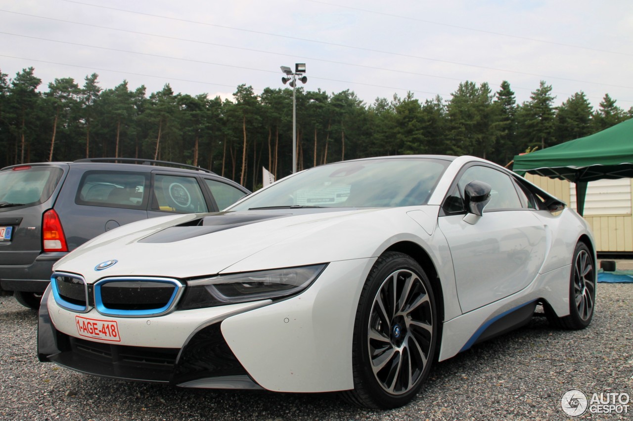 BMW i8