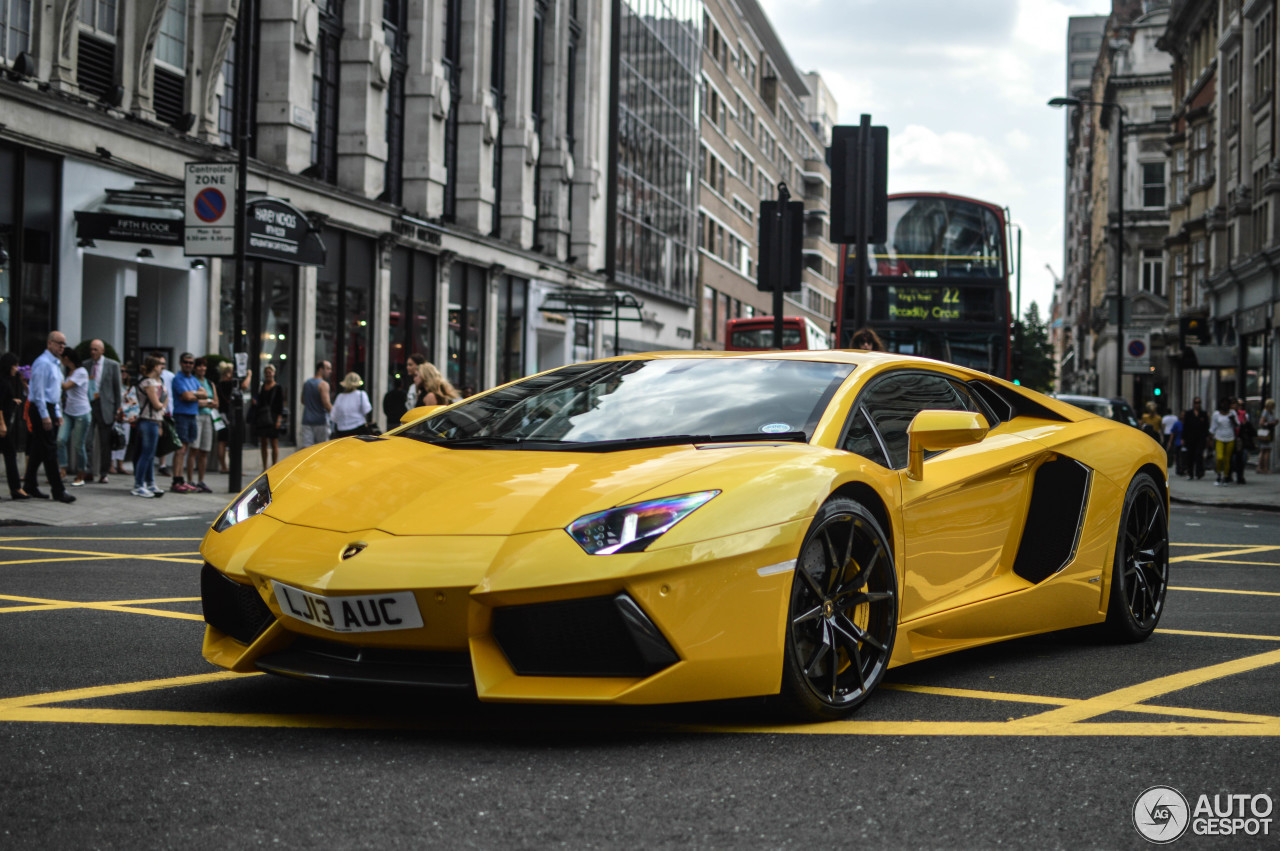 Lamborghini Aventador LP700-4