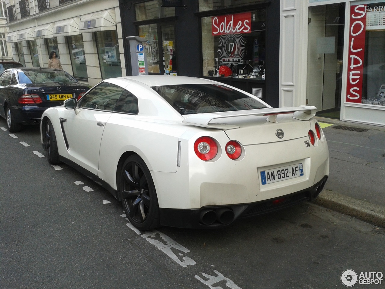 Nissan GT-R