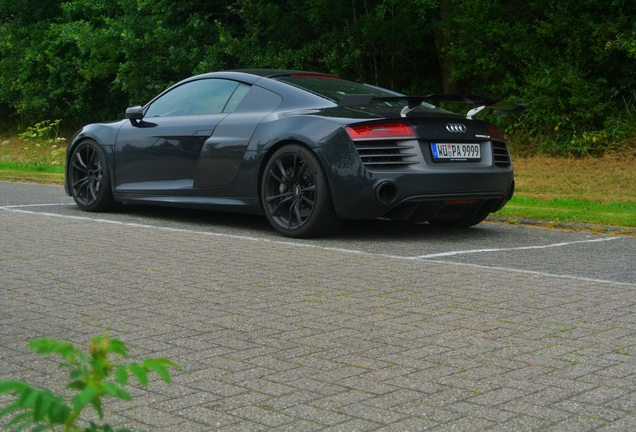 Audi R8 V10 Plus 2013