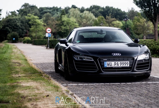 Audi R8 V10 Plus 2013