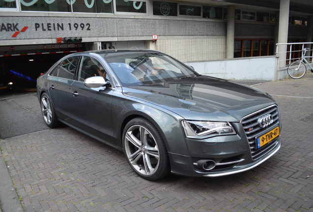 Audi S8 D4