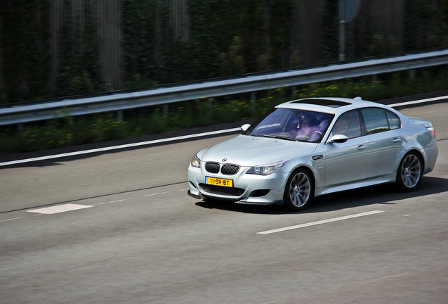 BMW M5 E60 2005