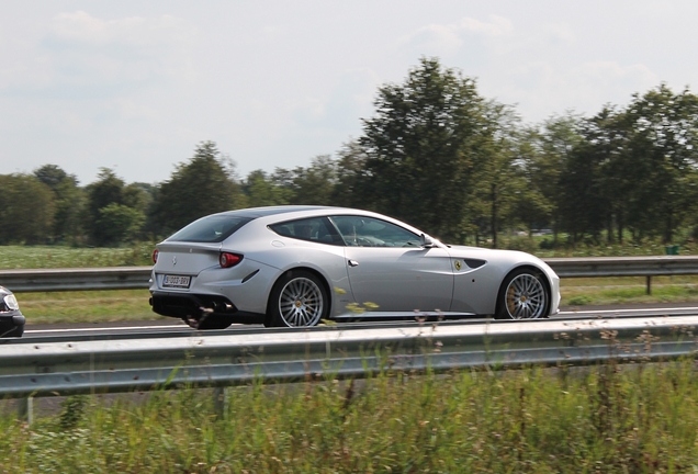 Ferrari FF