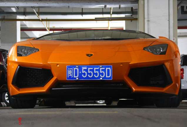 Lamborghini Aventador LP700-4 Roadster