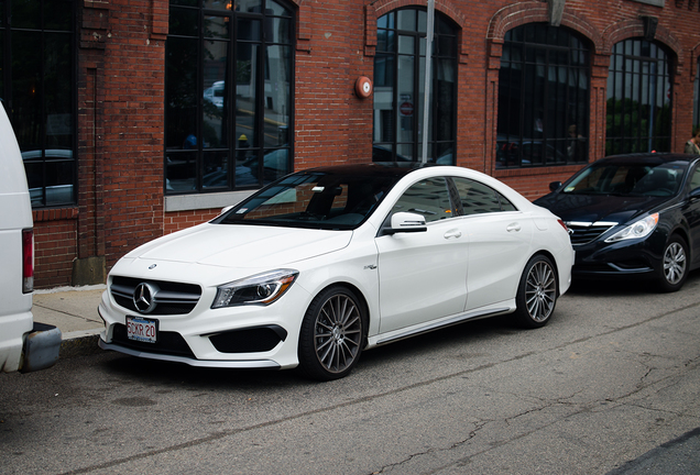 Mercedes-Benz CLA 45 AMG C117