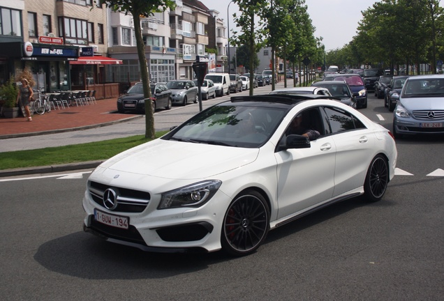 Mercedes-Benz CLA 45 AMG C117