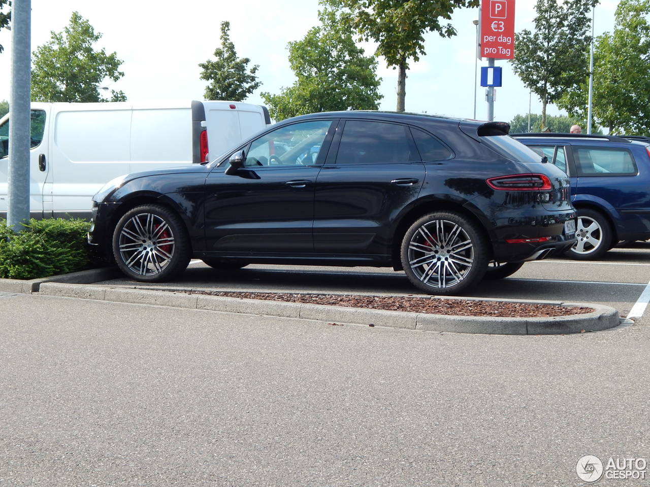 Porsche 95B Macan Turbo