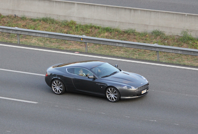 Aston Martin DB9