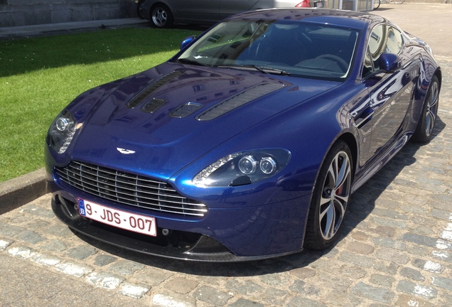 Aston Martin V12 Vantage