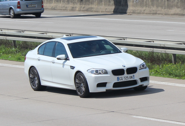 BMW M5 F10 2011