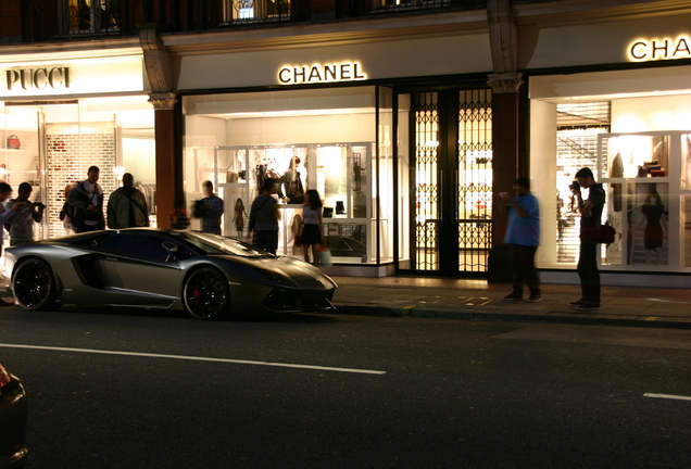 Lamborghini Aventador LP700-4 Roadster