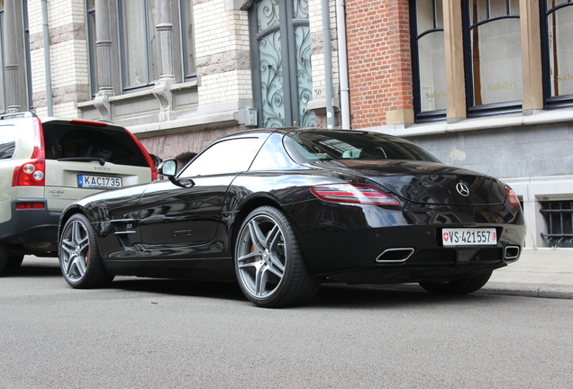 Mercedes-Benz SLS AMG