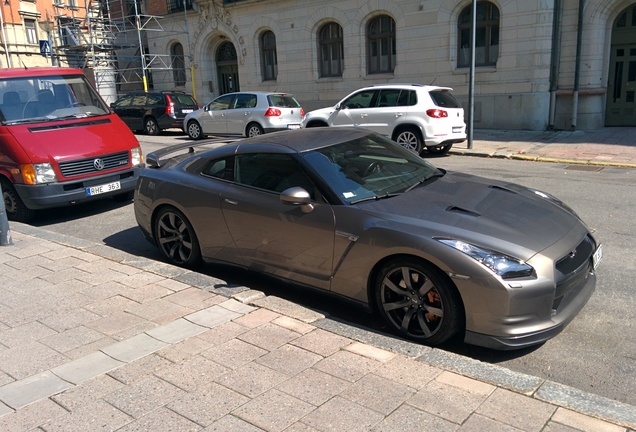 Nissan GT-R