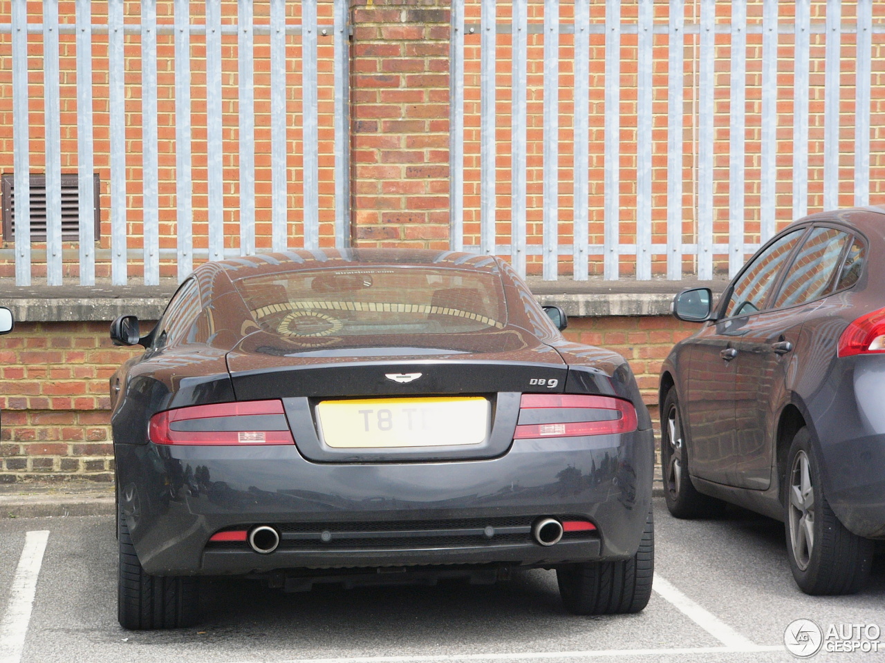 Aston Martin DB9