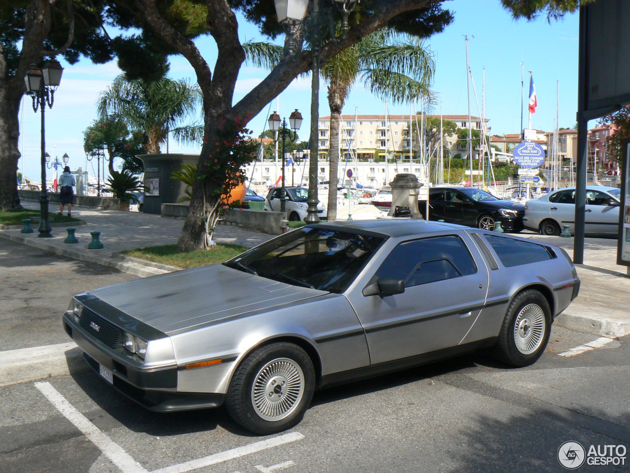 DeLorean DMC-12